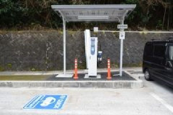 電気自動車用急速充電器