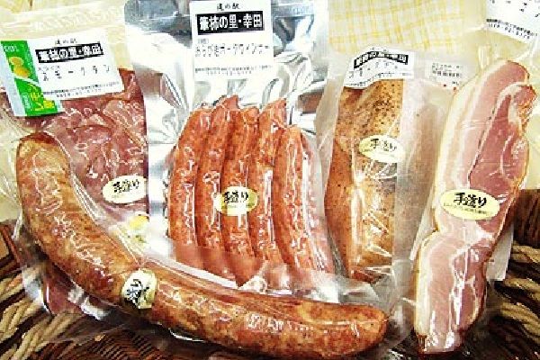 「三河名物」生フランクの美河ハム